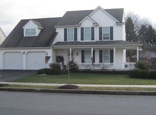 532 Hummingbird Dr, Lititz, PA 17543