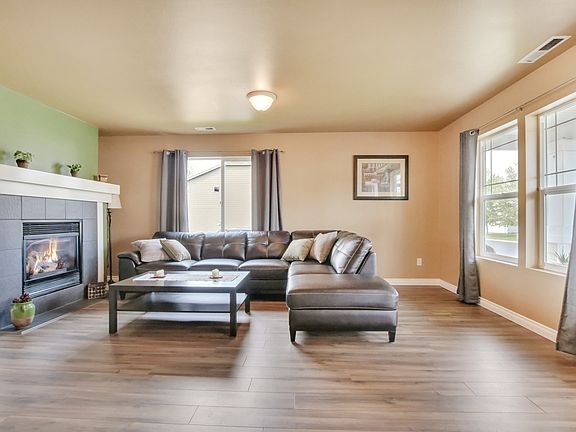 5th image of 9422 Country Hollow Dr E