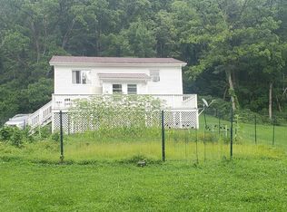 368 Hubbard Town Rd, Honaker, VA 24260