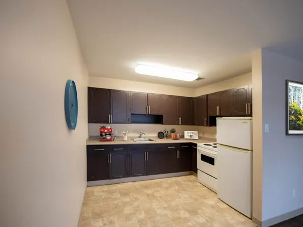 Strada Villa Apartments, 333 Stradbrook Ave, Winnipeg, MB R3L 0J5