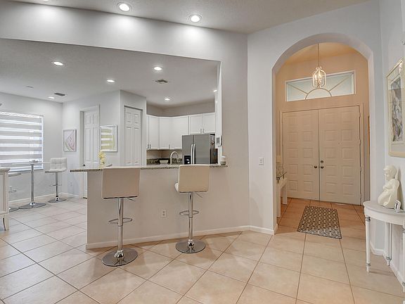 4th image of 6623 Southport Drive