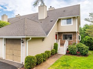 205 Foxboro Dr #205, Newington, CT 06111