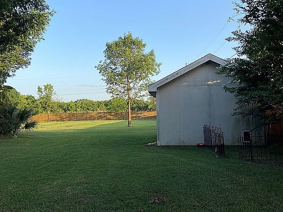 2nd image of 250 Tee Taw Cir