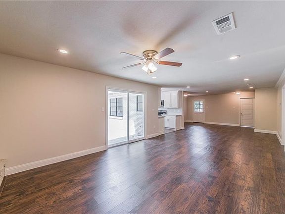 4th image of 825 McCurry Ave