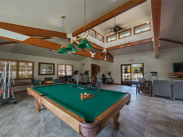 9439 Palm Island Cir — Photo 22