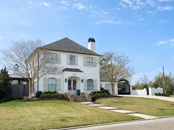 2006 Barbe St, Lake Charles, LA 70601