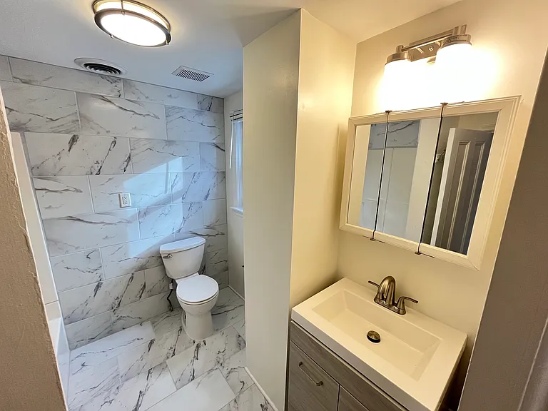 59 W 7th St #2 — Photo 8