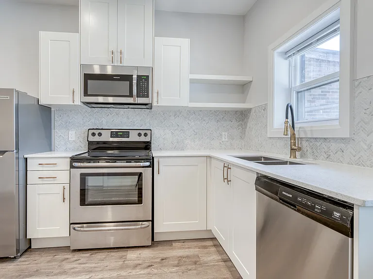 37 Garfield Ave N #1 — Photo 5