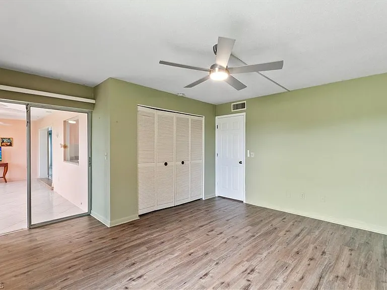 4105 Lakewood Blvd #E-18 — Photo 25