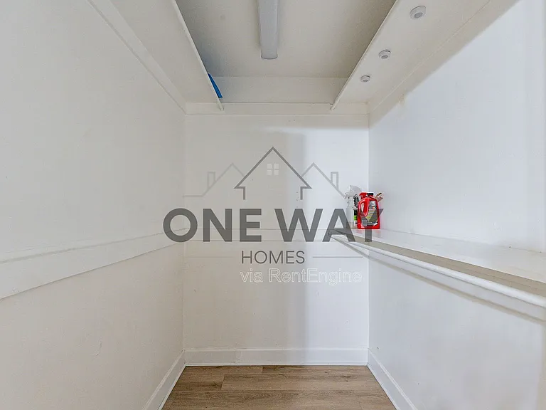 745 E Pierce St — Photo 30