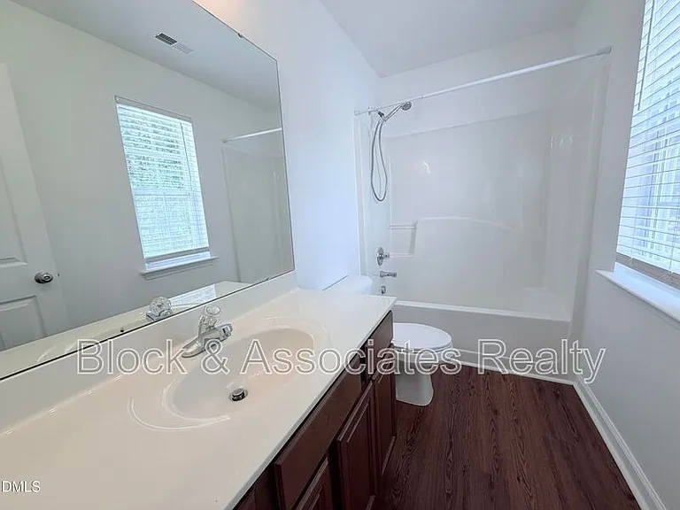 9915 Wasser Ct — Photo 8
