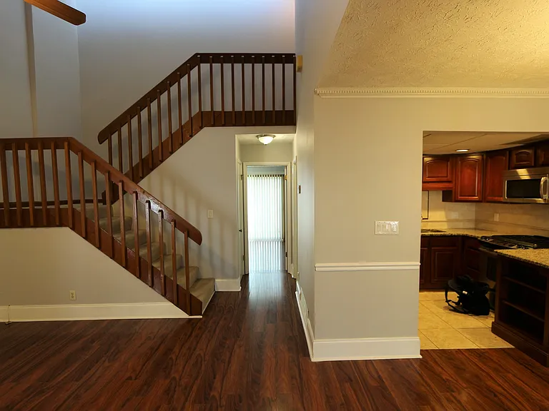 1726 Cotton Patch Ln — Photo 2