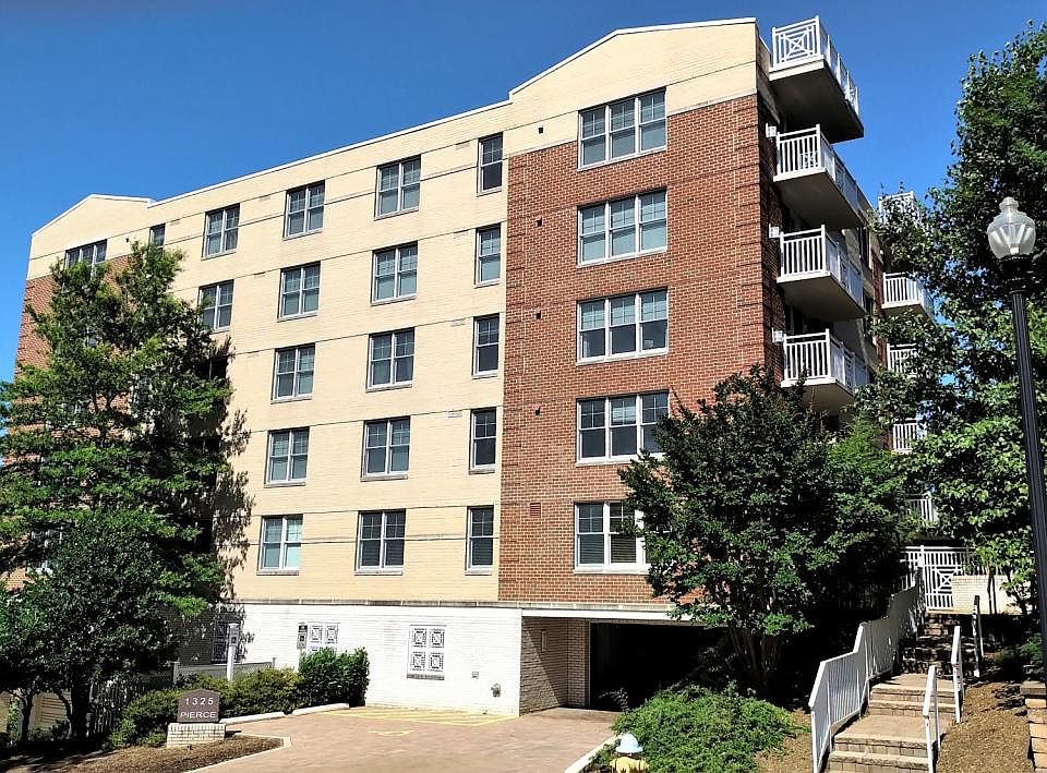 1st image of 1325 N Pierce St APT 202