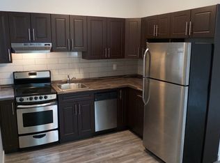 154 Evanson St #5, Winnipeg, MB R3G2A3