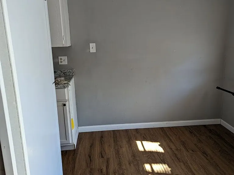 100 Reynolds St — Photo 3