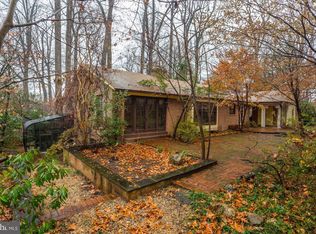 8006 Moorland Ln, Bethesda, MD 20814