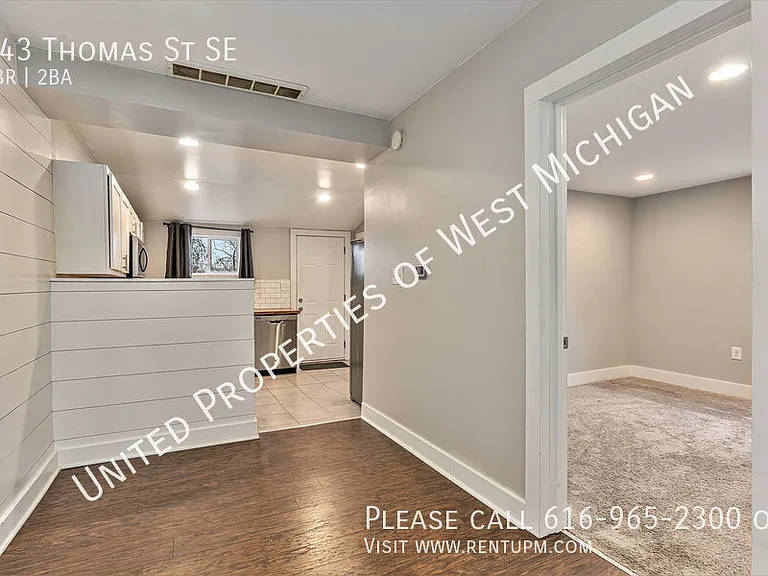 743 Thomas St SE — Photo 7