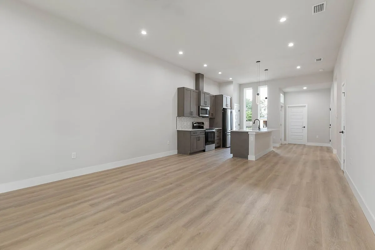 18 Wood Amber Lane Unit B — Photo 3