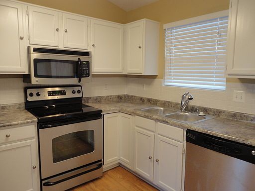 5th image of 1493 Clovernook Dr