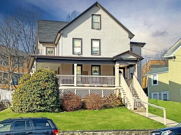 44 Central Ave, Hyde Park, MA 02136