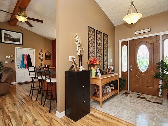 5th image of 176 Orchard Brook Dr