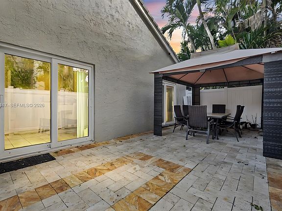 2nd image of 10337 Coventry Ct