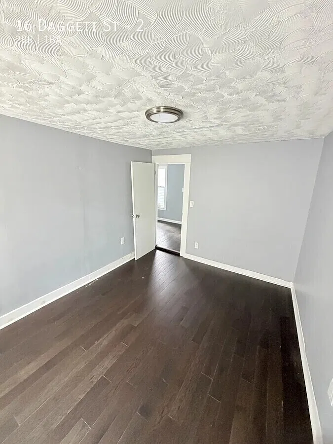 16 Daggett St - 2 — Photo 2