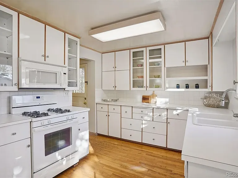 2390 S Clayton St — Photo 12