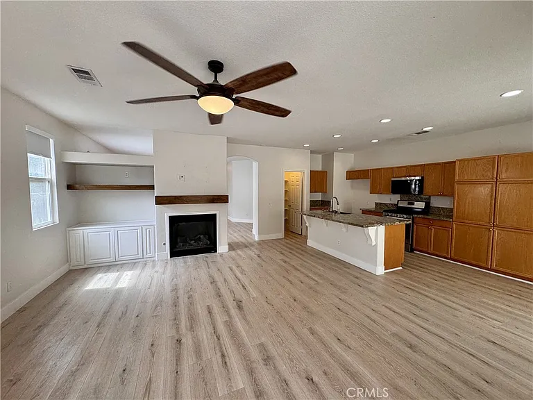 15068 Knollwood St — Photo 5