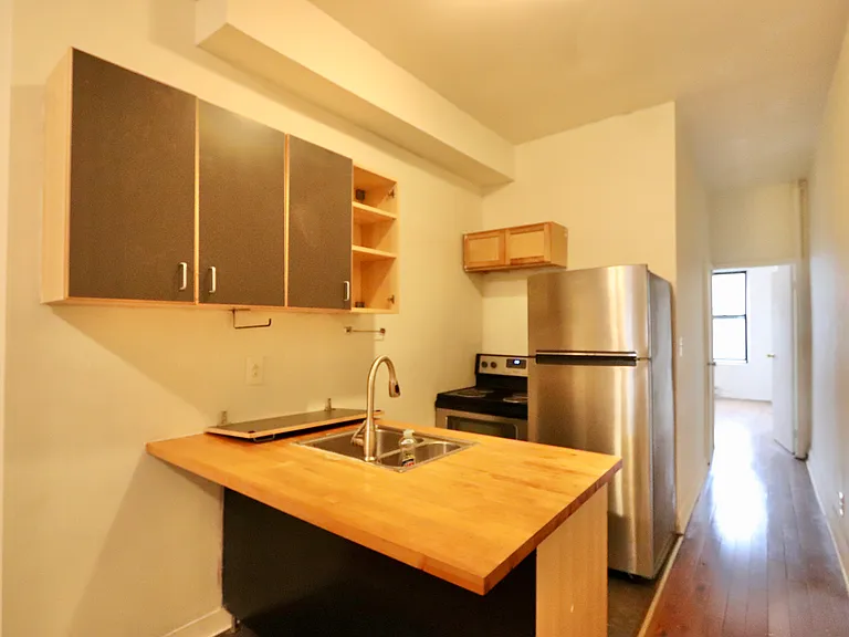 297 Troutman St #3L — Photo 8