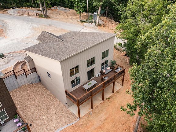 3rd image of 111 Turtle Ridge Drive