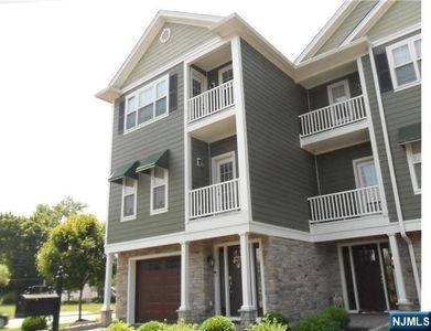 4 Chaz Way, Fairfield, NJ, 07004