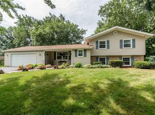 125 Ledgewood Dr, Rochester, NY 14615