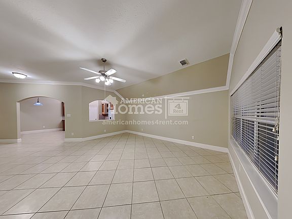 4th image of 15831 Collinsville Dr