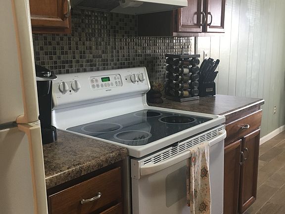 3rd image of 3504 Woodburne Dr