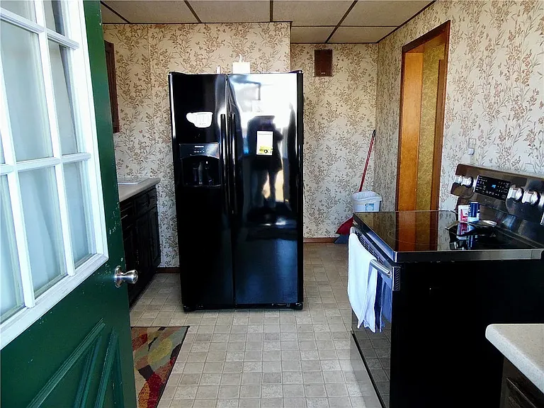 913 Nelson St — Photo 2