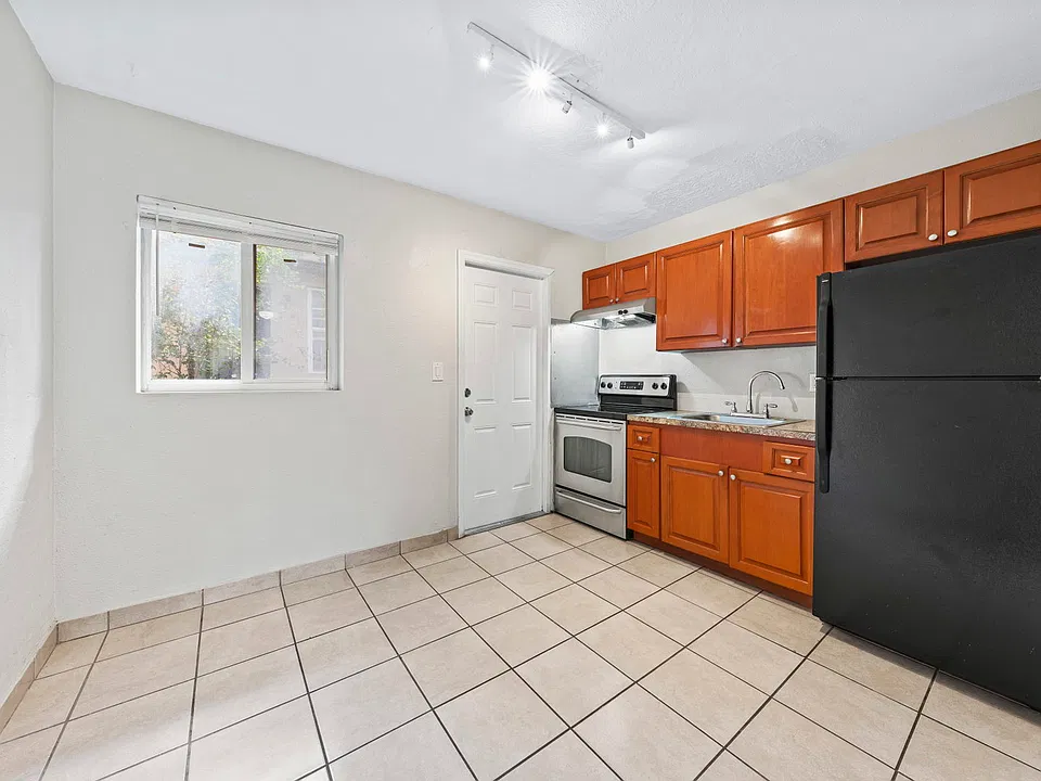 285 NW 55th St