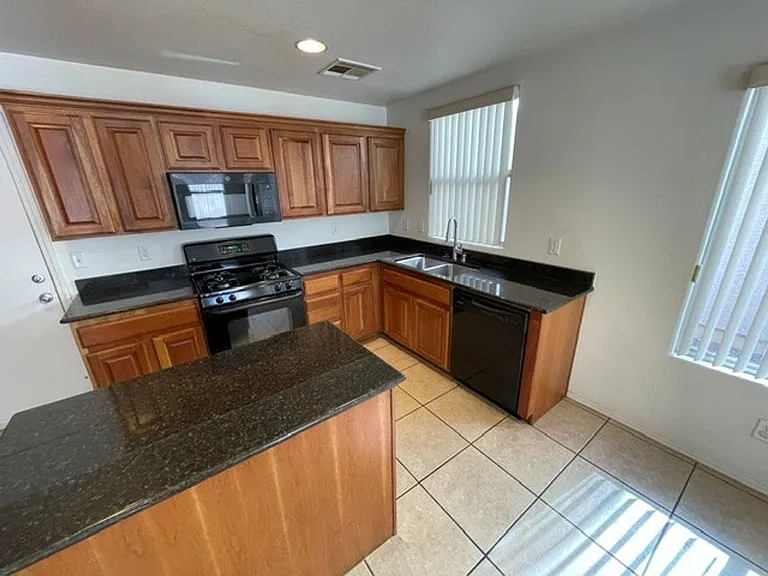 4721 Chino Peak Ct — Photo 12