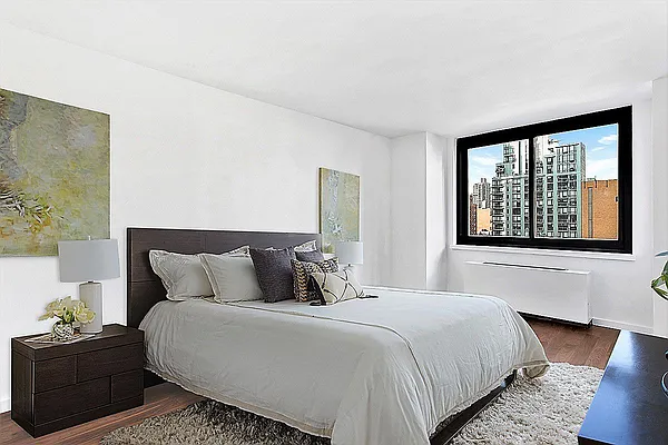 Sold by Compass | media 22