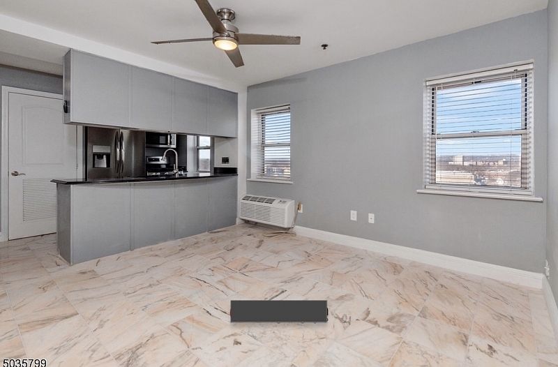 1st image of 70 S Munn Ave APT 912