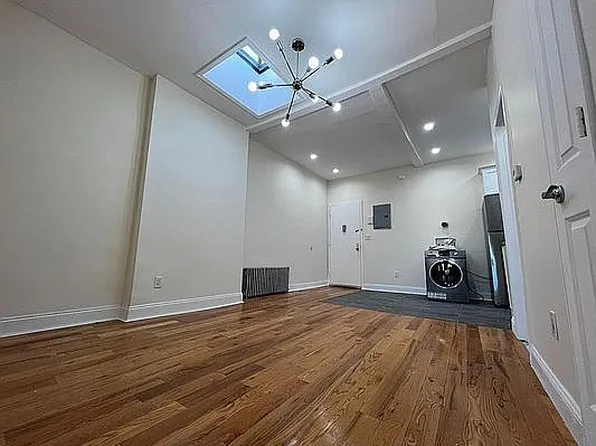 1479 East 34th Street image 1 of 7