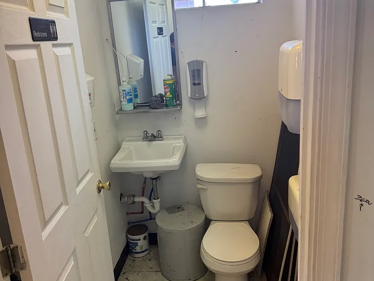 200 N Main St — Photo 7