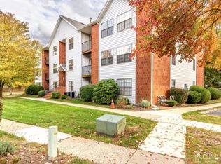 52 Boulder Dr #52, Edison, NJ 08817