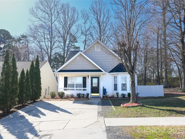 8421 Kings Creek Dr, Charlotte, NC 28273