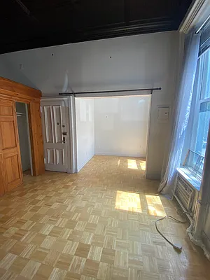 Rented by Avenues Real Estate | media 8