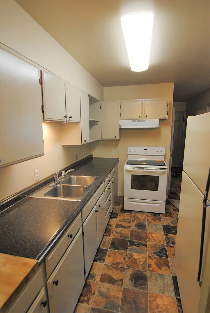 1438-1446 3rd St. NE Apts. — Photo 3