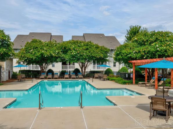 5005 Community Cir #105