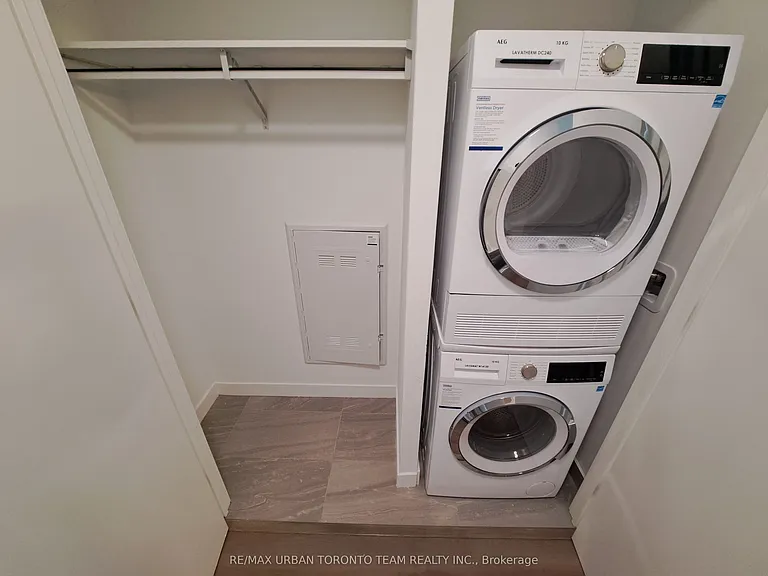771 Yonge St #302 — Photo 19