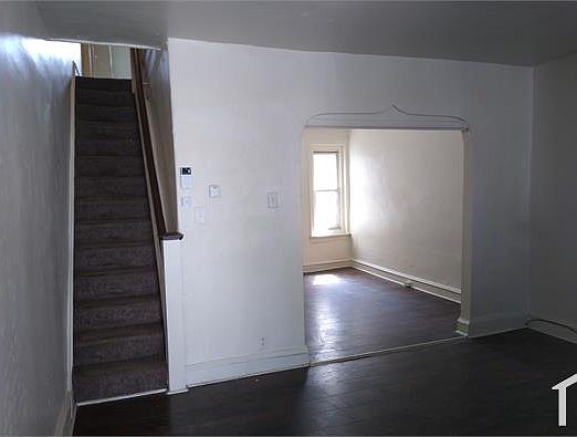 3rd image of 137 N Conestoga St