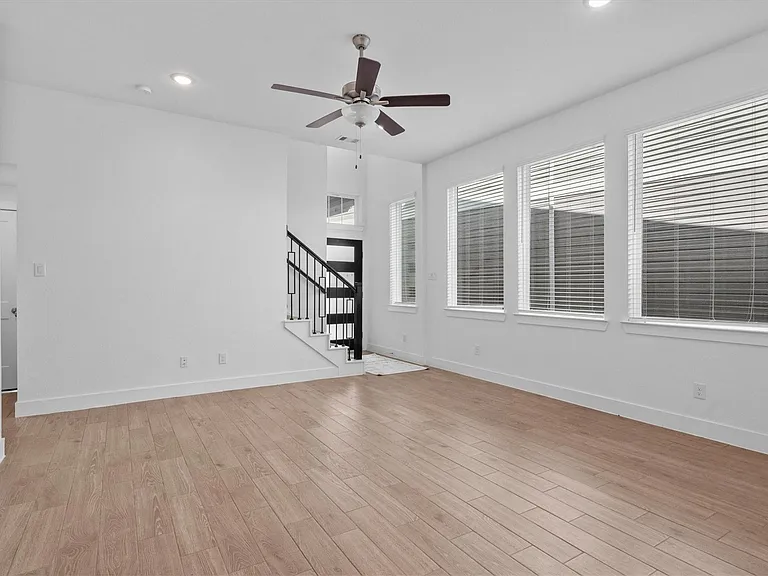 120 Red Cascade Ct — Photo 9